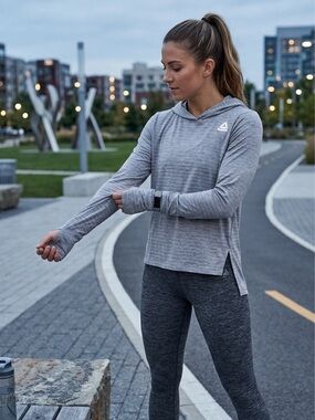 Reebok Long‎ Sleeve Training Hoodie Circuit Gray Size Medium activewear workout